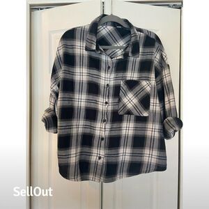 H&M Divided Women's Black Plaid Flannel Button-Up Shirt Size L